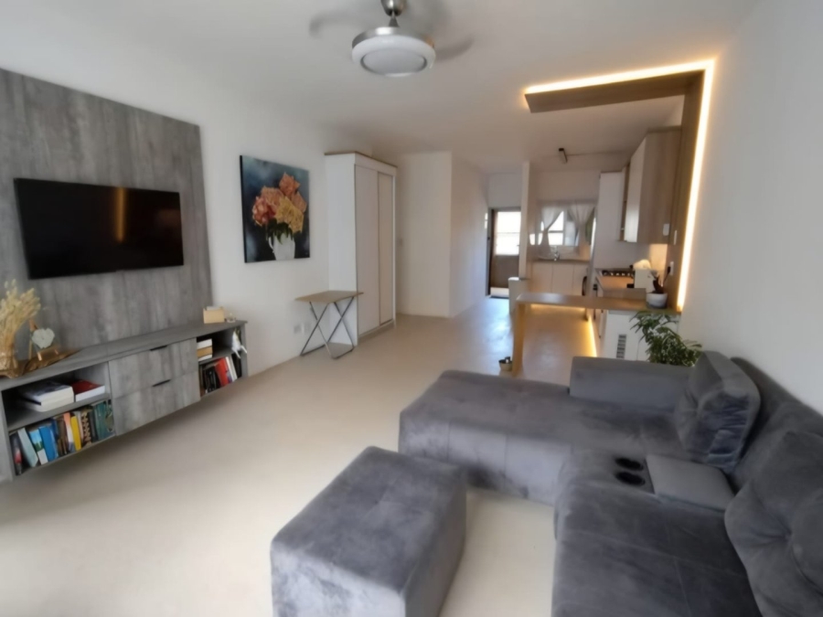 2 Bedroom Property for Sale in Ferreira Town Eastern Cape